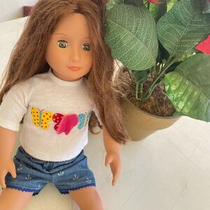 Butterfly Shirt Doll with Brown Hair